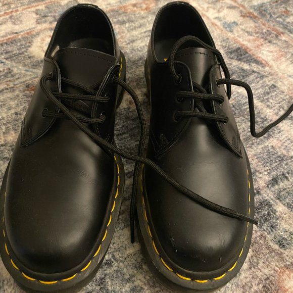 DR MARTENS OXFORD SHOE US 7 M (fits size 8 - 9 US womens) - Picture 2 of 4